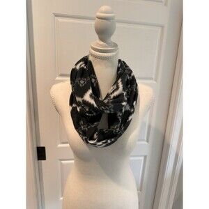 NWT Fleece Infinity Scarf Aztec Tribal Geometric Black
